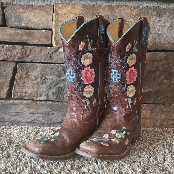 Macie Bean Brown Boots with Floral Embroidery - Picture 1 of 3